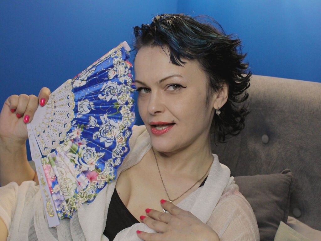 BrandiBurton's profile - Image n°2