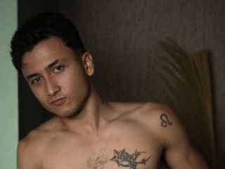 Webcam sex con Brandoncolee