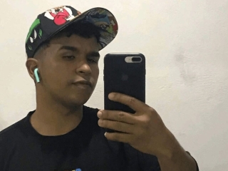 Webcam sex met Brandonmiranda