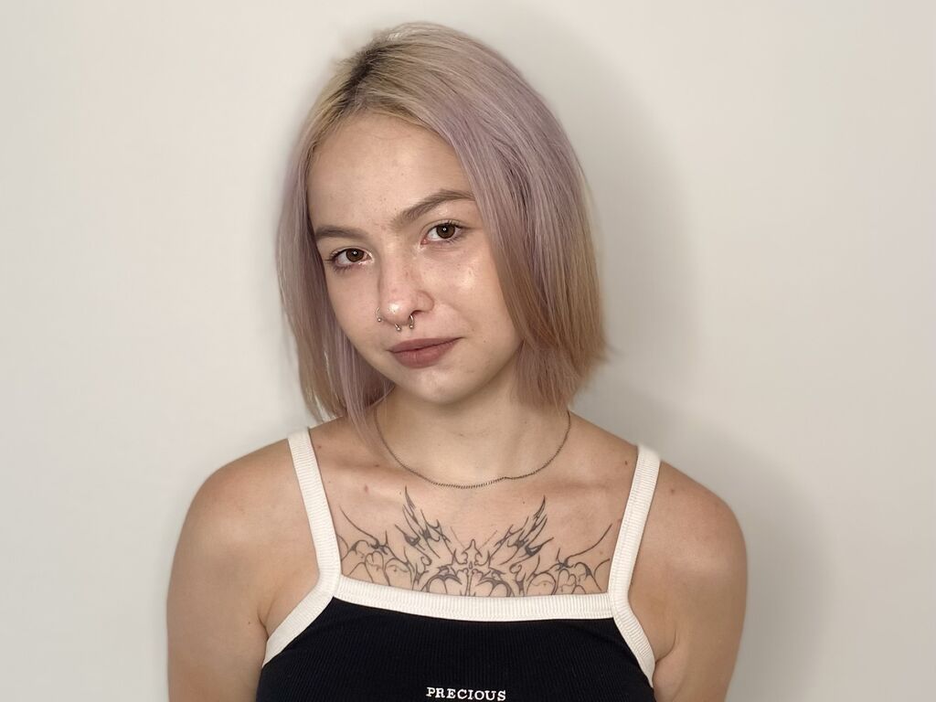 Breehalloway's profile - Image n°0