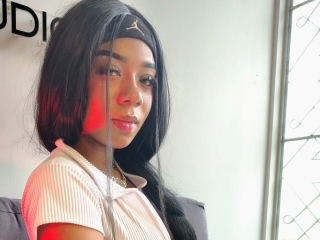 Webcam sex with Breendajones