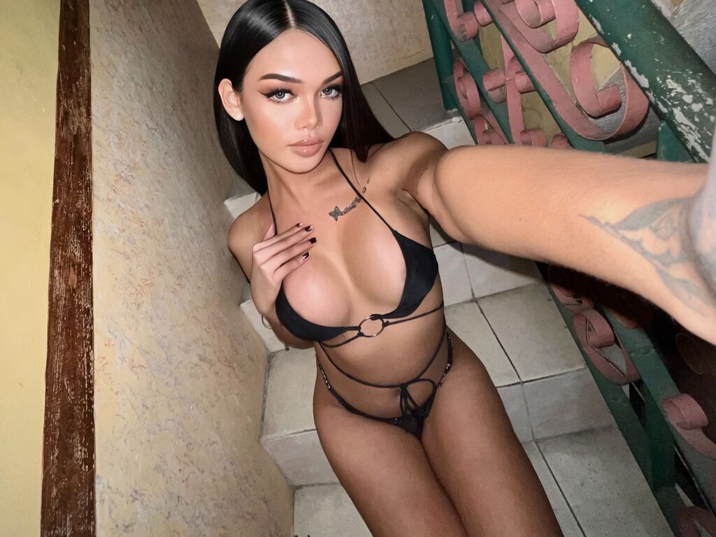 Briabalenciaga's profile - Image n°10