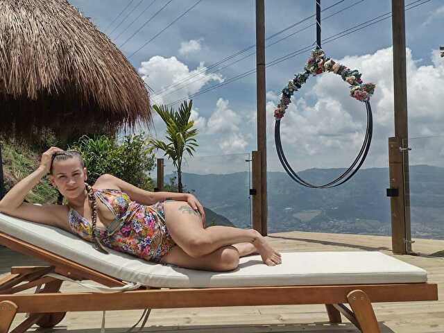 Britneyslave's profile - Image n°35