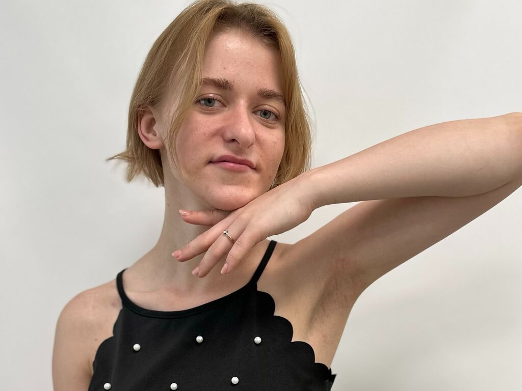 Britthallock's profile - Image n°0