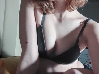 Brokelilstudent's Sexcam