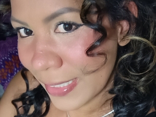 Sexo por webcam con Brunettedirty