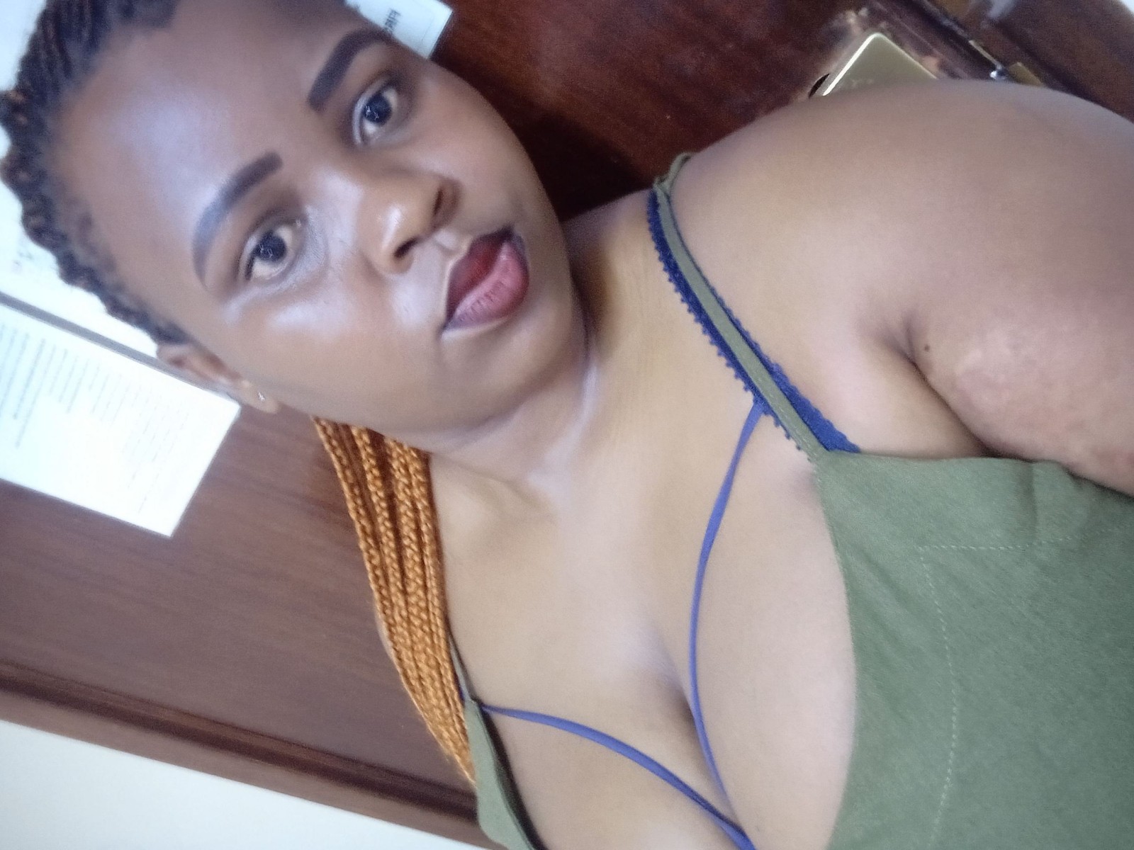 Bustboobs's profile - Image n°1