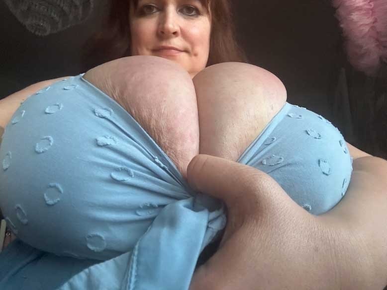 Profil de Bustybritishbbw - Photo n°1