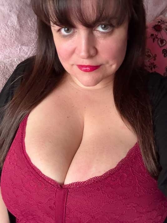 Bustybritishbbw' profilo - Immagine n°1