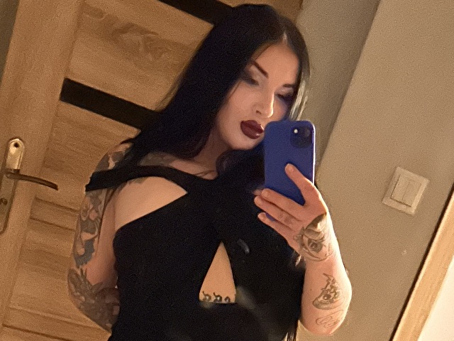BustyRaven's profile - Image n°2