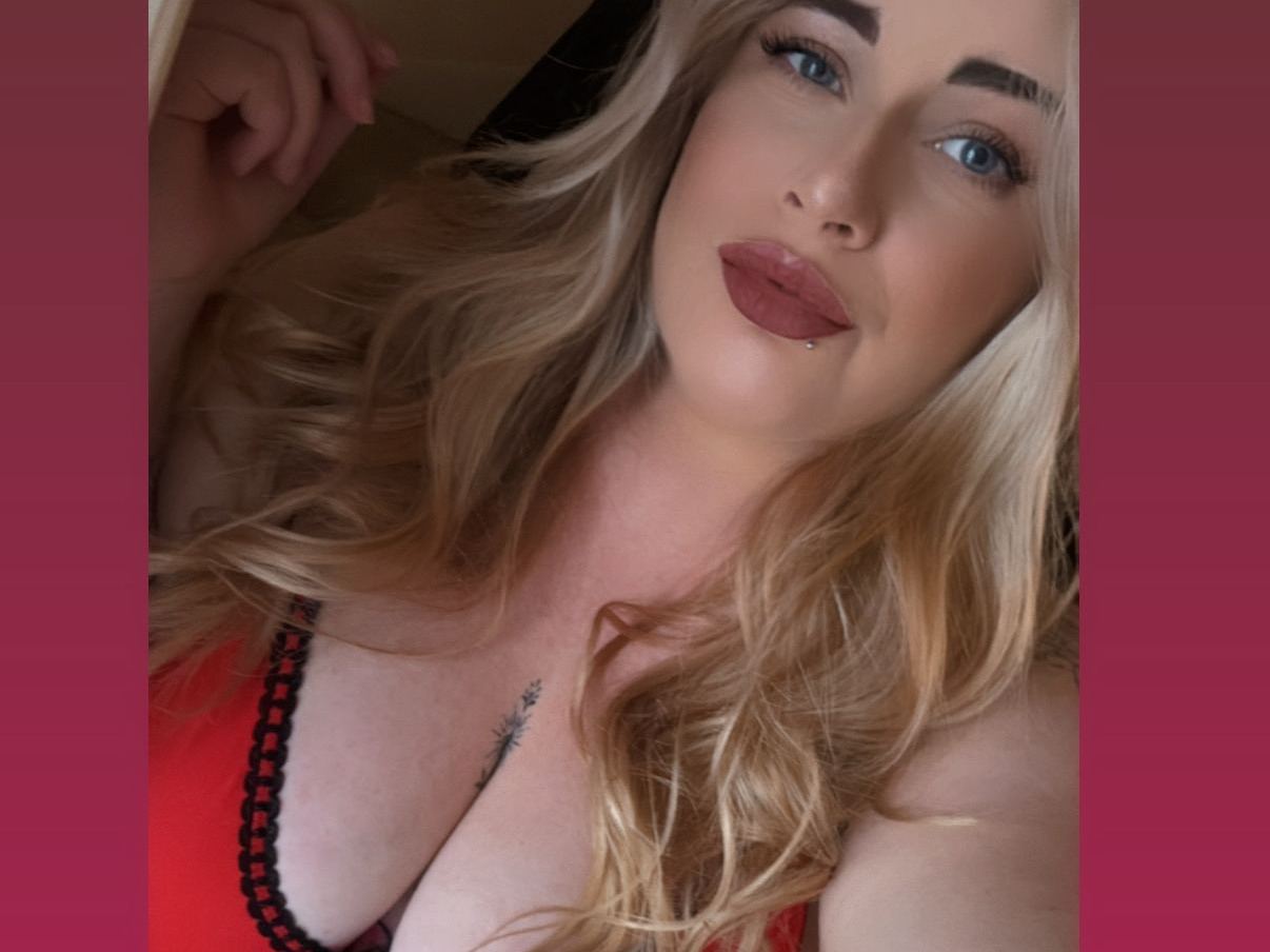 Bustyroxxyuk's profile - Image n°0