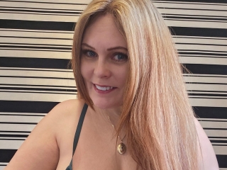 Sexcam Live Show von Bustyswingerxxx