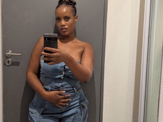 Webcam sex con Bustythemby22