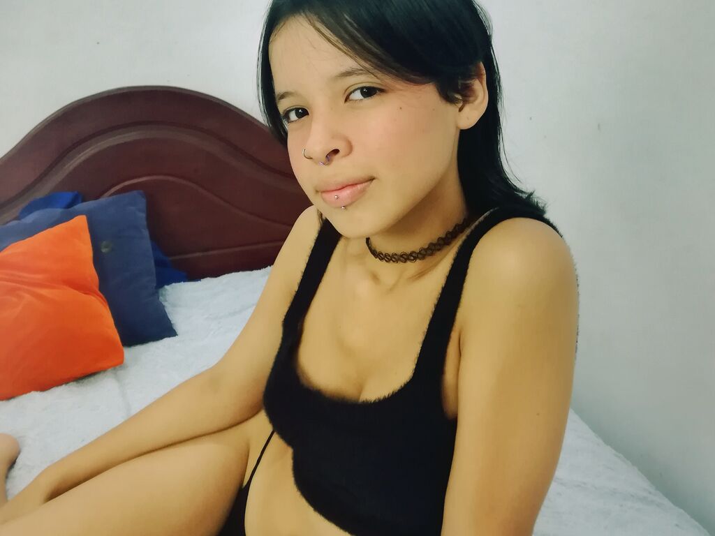 Camilaponce's profile - Image n°0