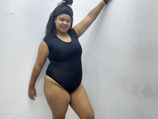 Webcam sex with Caramelcloexx