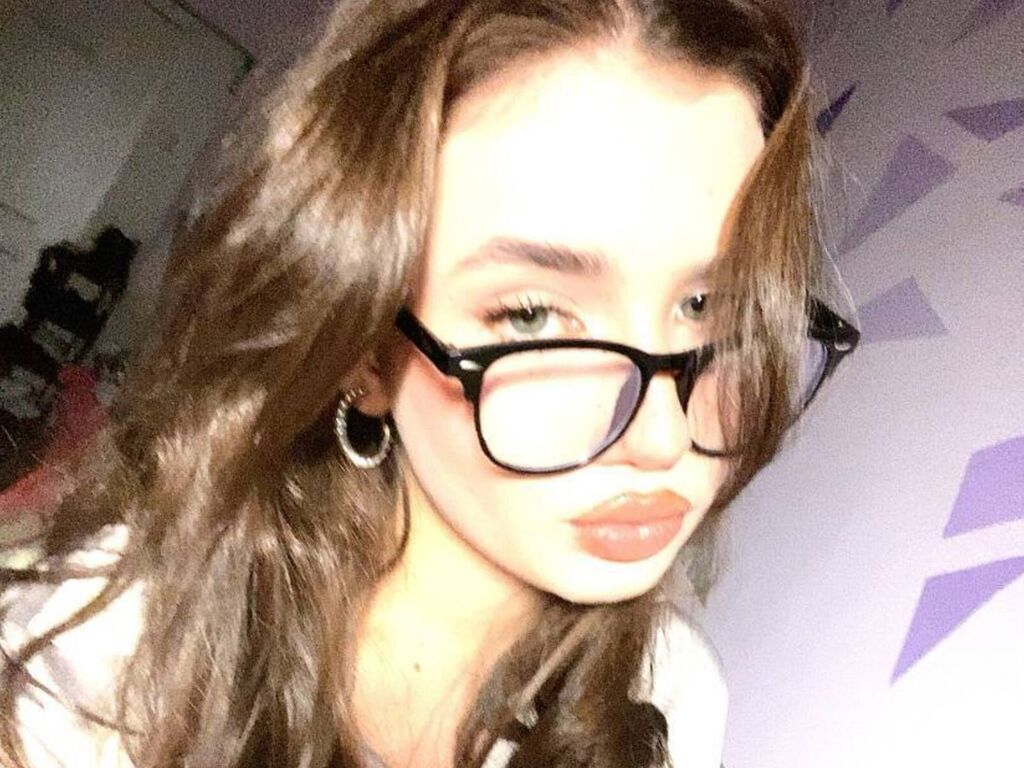 Carladorn's profile - Image n°0