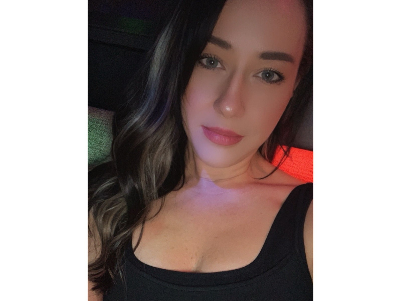 Carlyvee's profile - Image n°1