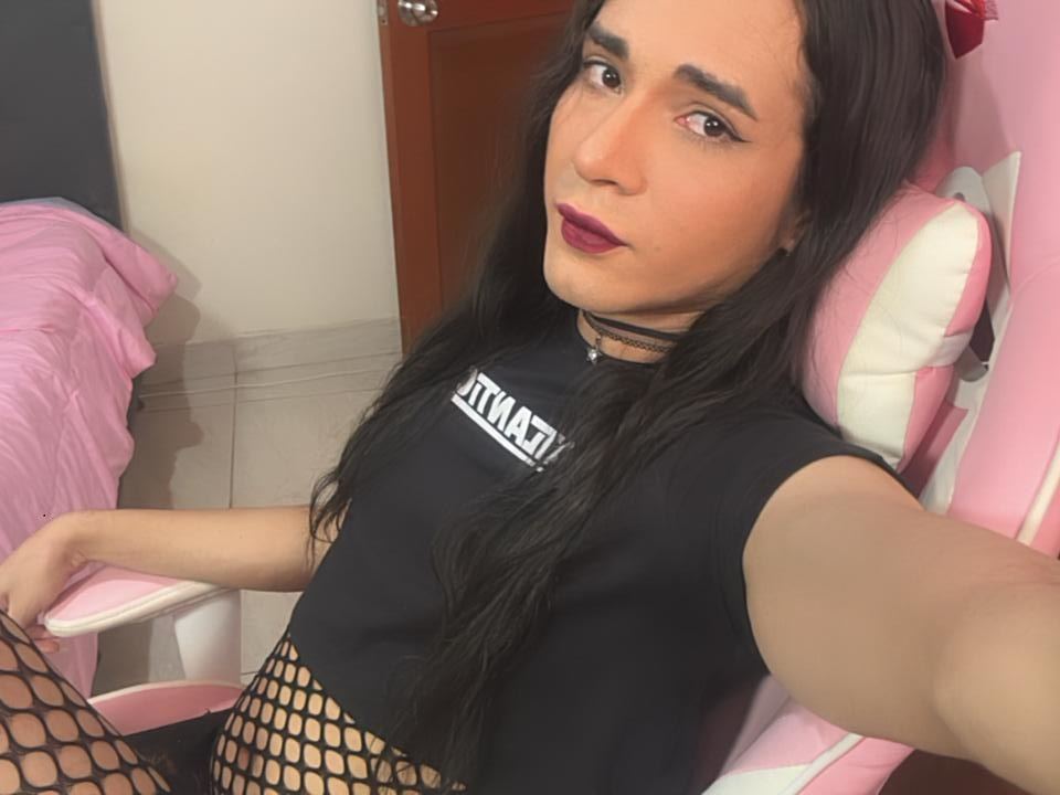 Carlyxz's profile - Image n°1