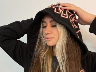 Webcam sex with Caroleedelgado