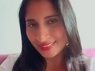 Webcam sex met Carolinanavas33