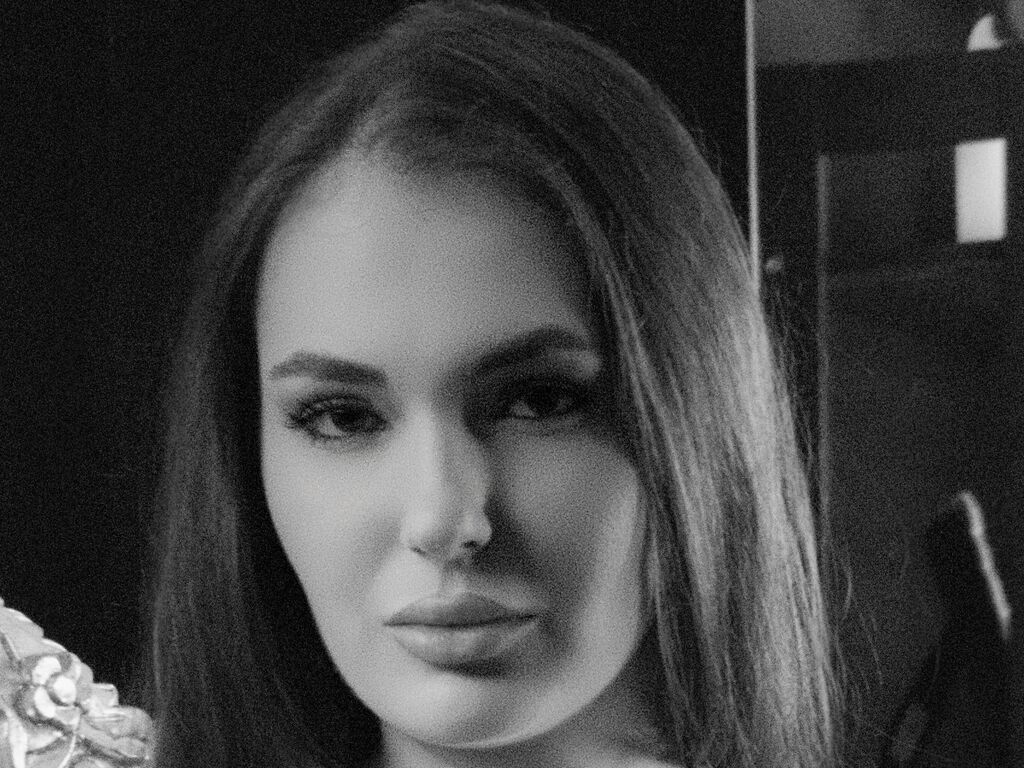 Carolinarougee's profile - Image n°1