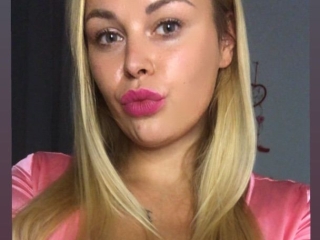 Carolinelips's Sexcam