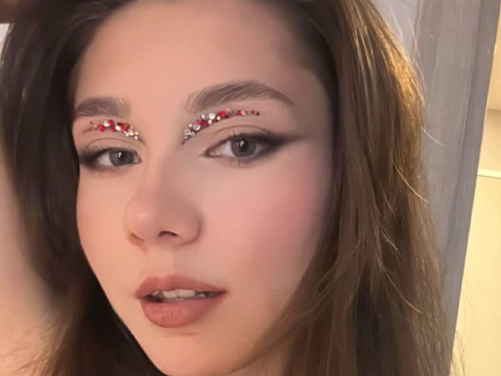 Carolineloon's profile - Image n°0