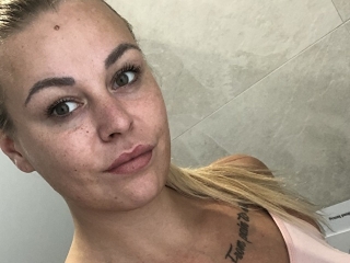 Carolinemiss's Sexcam