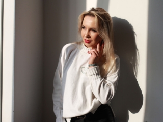 Sexo por webcam con Carolinemril