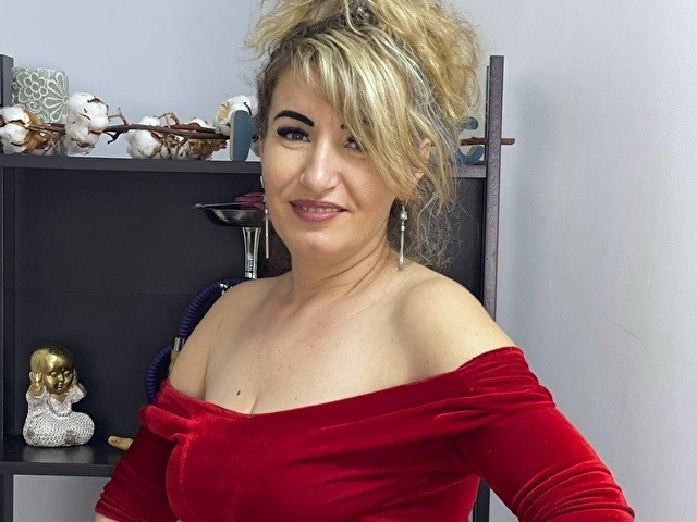 CassieRae's profile - Image n°0