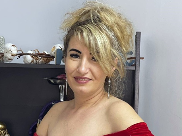 CassieRae's profile - Image n°1