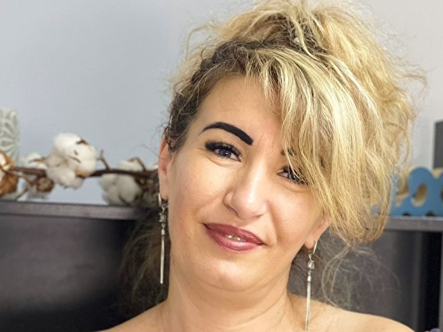 CassieRae's profile - Image n°3