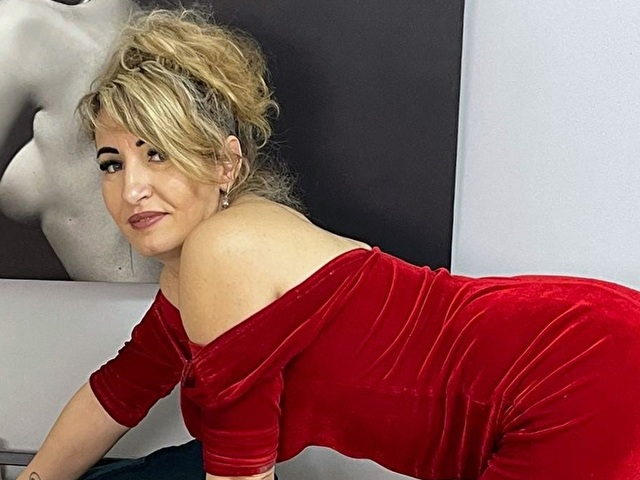 CassieRae's profile - Image n°6