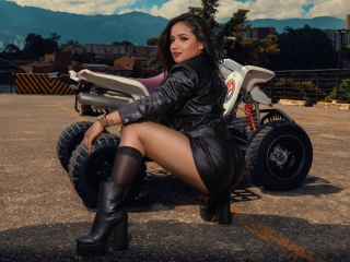 Sexo por webcam con Celene_Ortiz