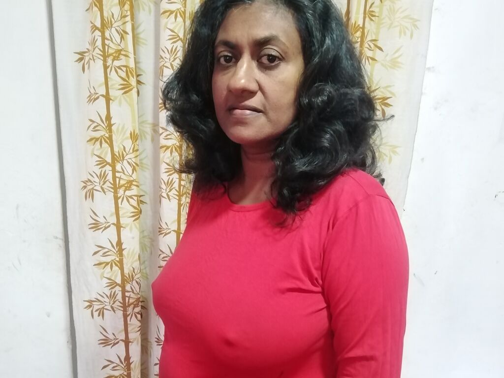 Champika's profile - Image n°1