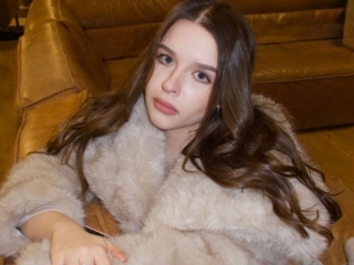 Sexo por webcam con Chariseboeger