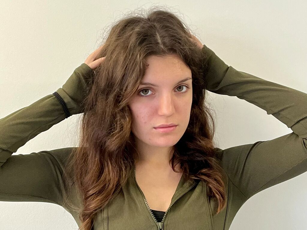 Charissemccray's profile - Image n°0