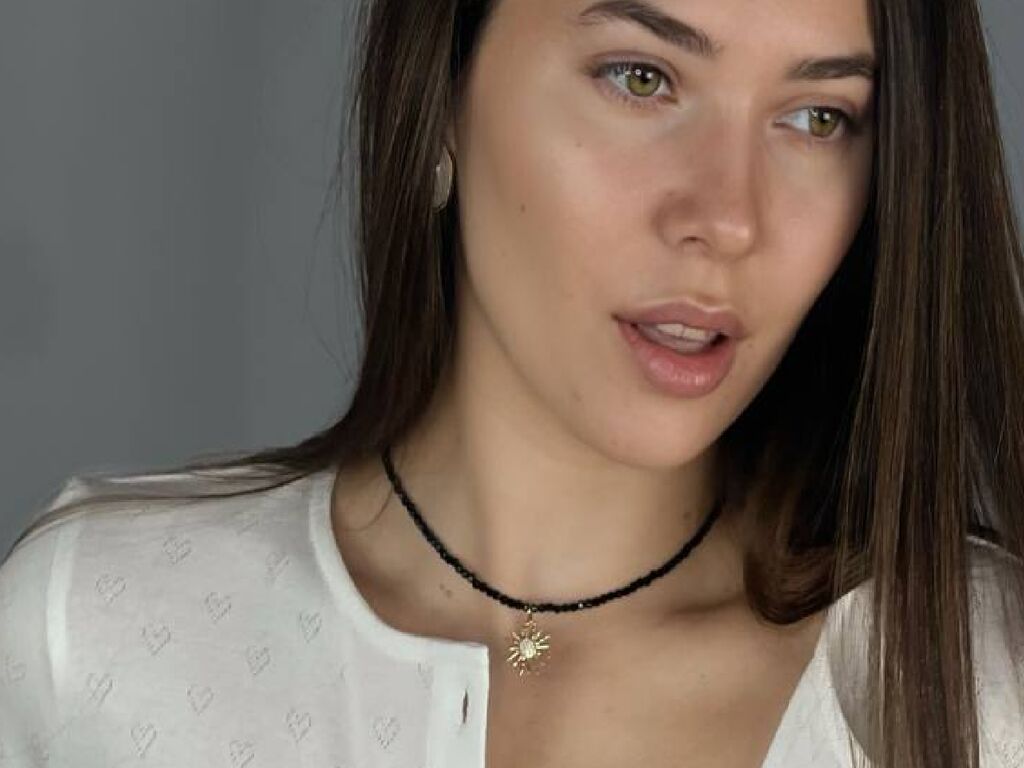 Charleneknow's Profil - Bild n°2