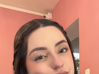 Webcam sex con Charlotehart