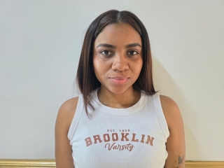 Sexo por webcam con Charlotte_Fuentes