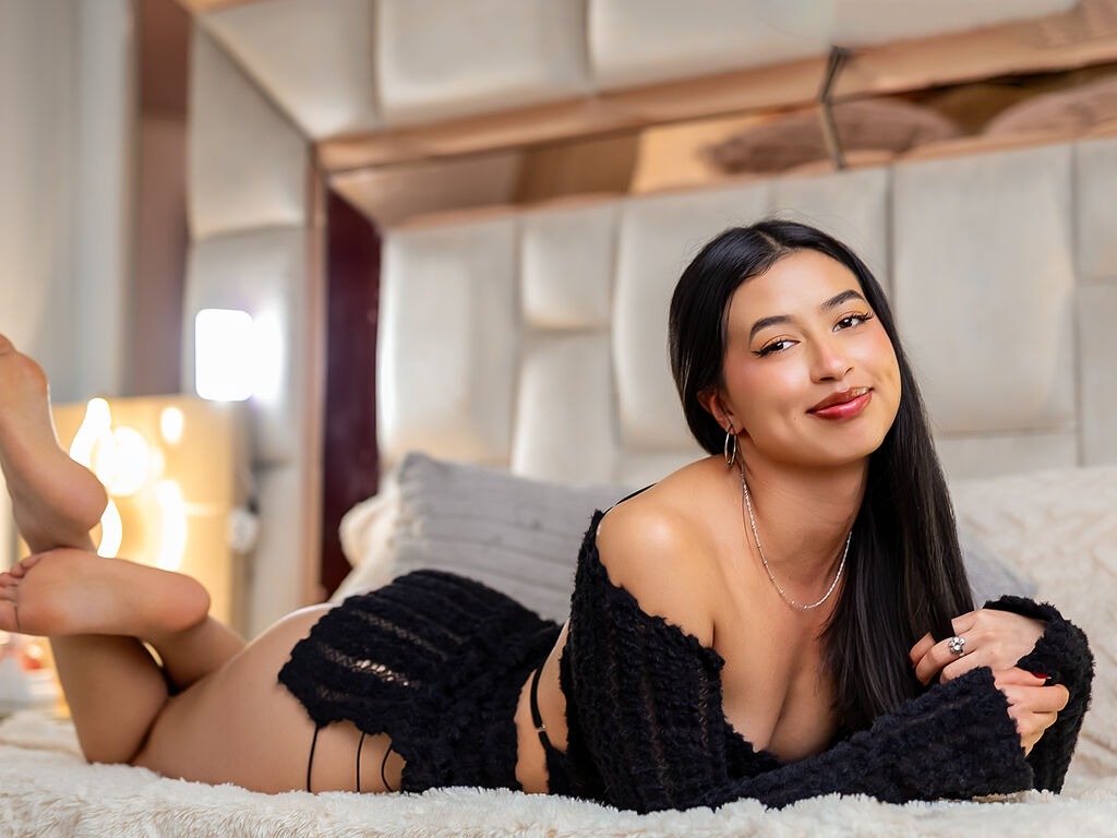 Charlottefoster's profile - Image n°1