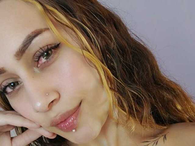 Charlottelam's profile - Image n°3