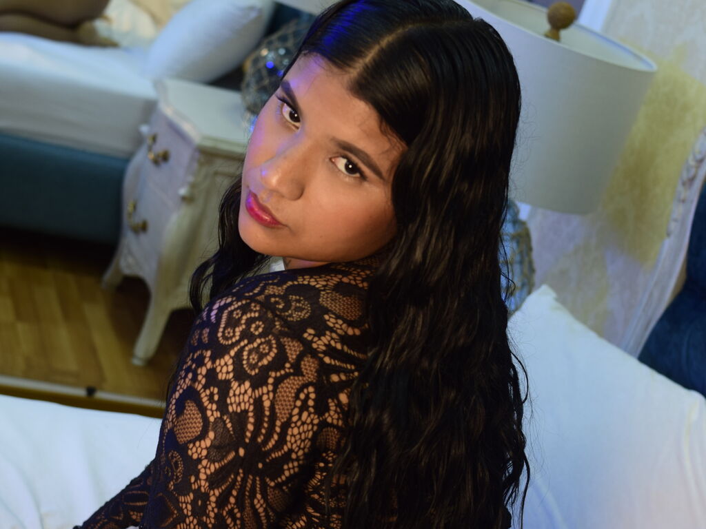Charlottelily's profile - Image n°1