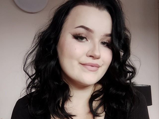 Charlottelux's profile - Image n°0