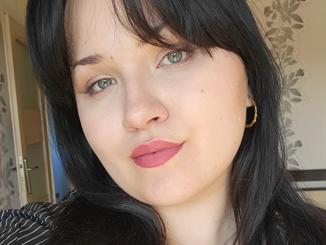 Charlottelux's profile - Image n°1