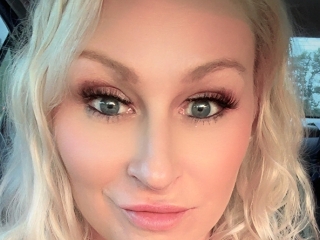 Webcam sex with Chelseaxxx