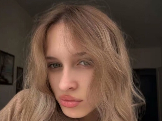 Webcam sex with Chiamaia