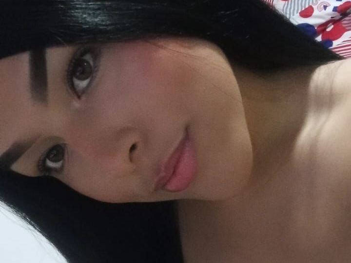 Chloe_Jonnes_18's profile - Image n°0