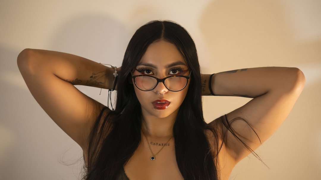 Chloemoretti's profile - Image n°1