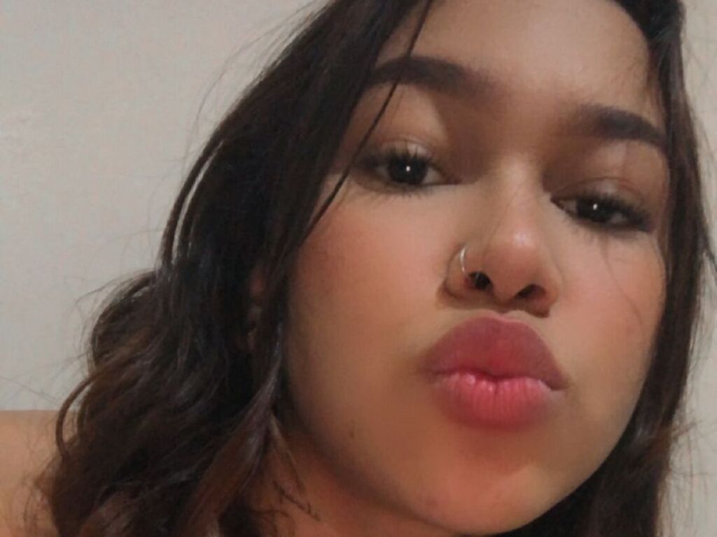 Chloesinc's profile - Image n°1